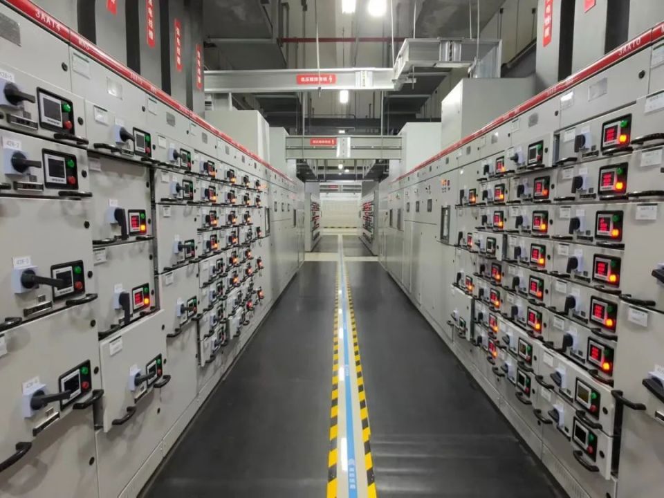 功能优化配电智能运维之温度监测功能! 易电务综合温度监测功能,可集中展示用户配电室各类设备、线缆运行温度的监测数据、物联位置等,方便用户统一监控、随时查看和快速线上巡视。